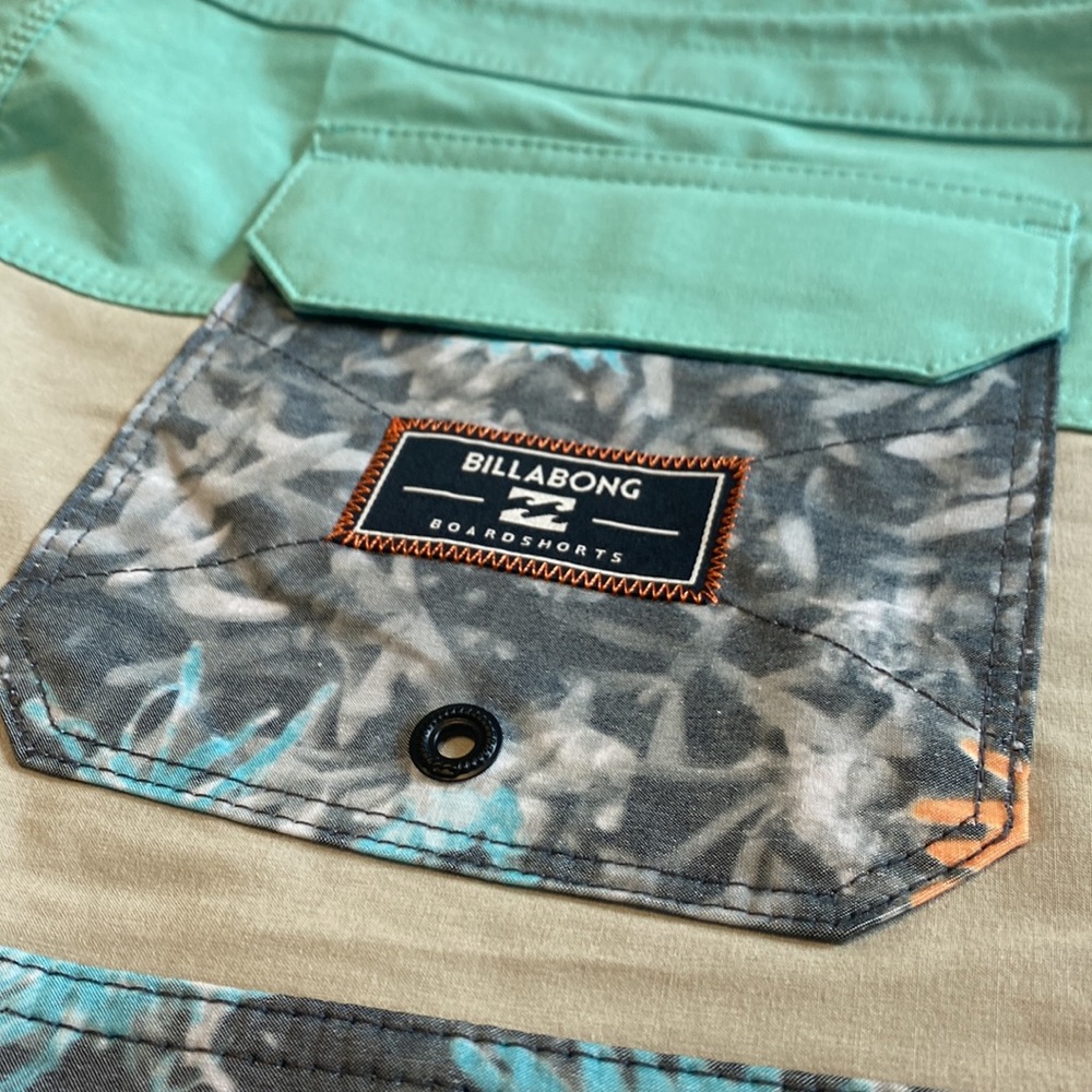 Billabong mens swim shorts Size 34 Floral Brand new with tags - Picture 8 of 10